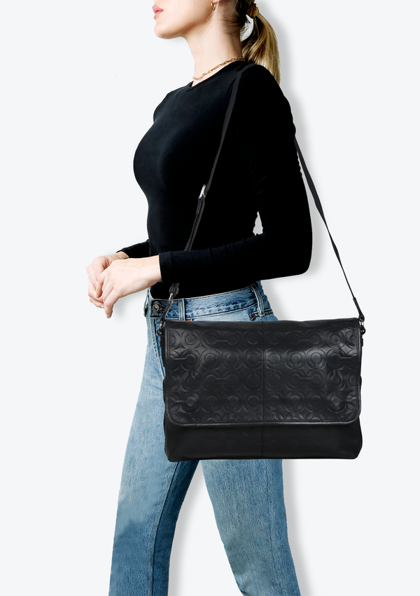 SIGNATURE MESSENGER BAG