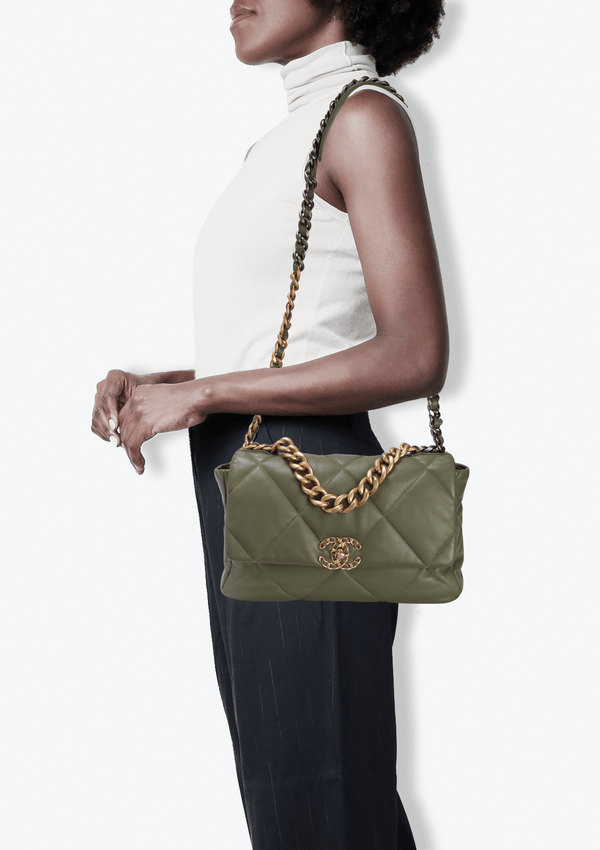 LARGE 19 FLAP BAG