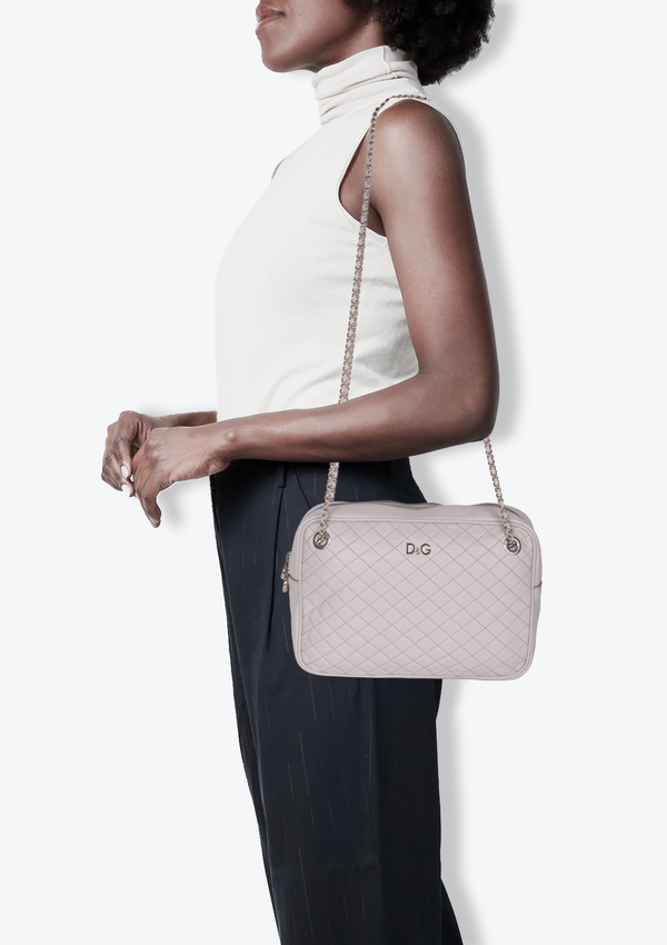 QUILTED LILY GLAM BAG