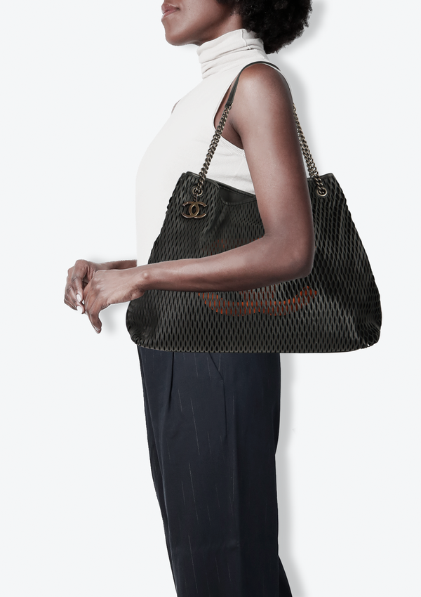 LASER-CUT TOTE