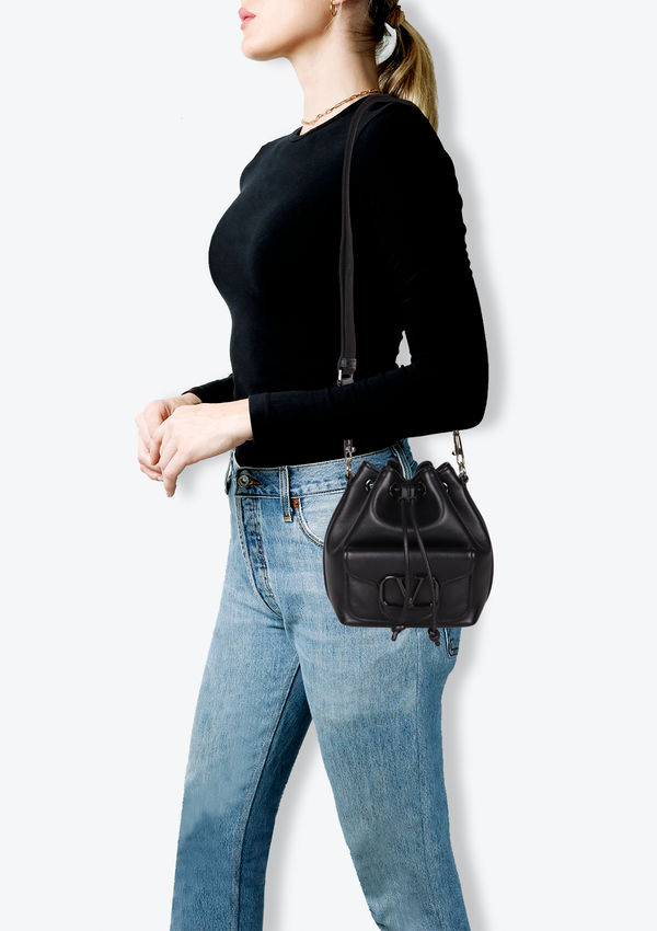 LÒCO BUCKET BAG