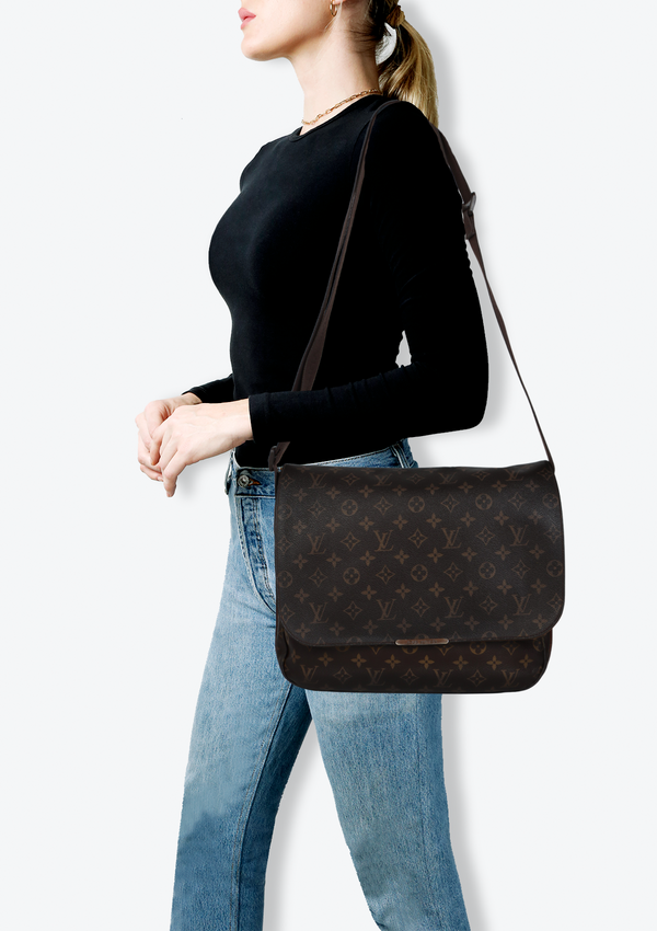 MONOGRAM BEAUBOURG MM MESSENGER BAG