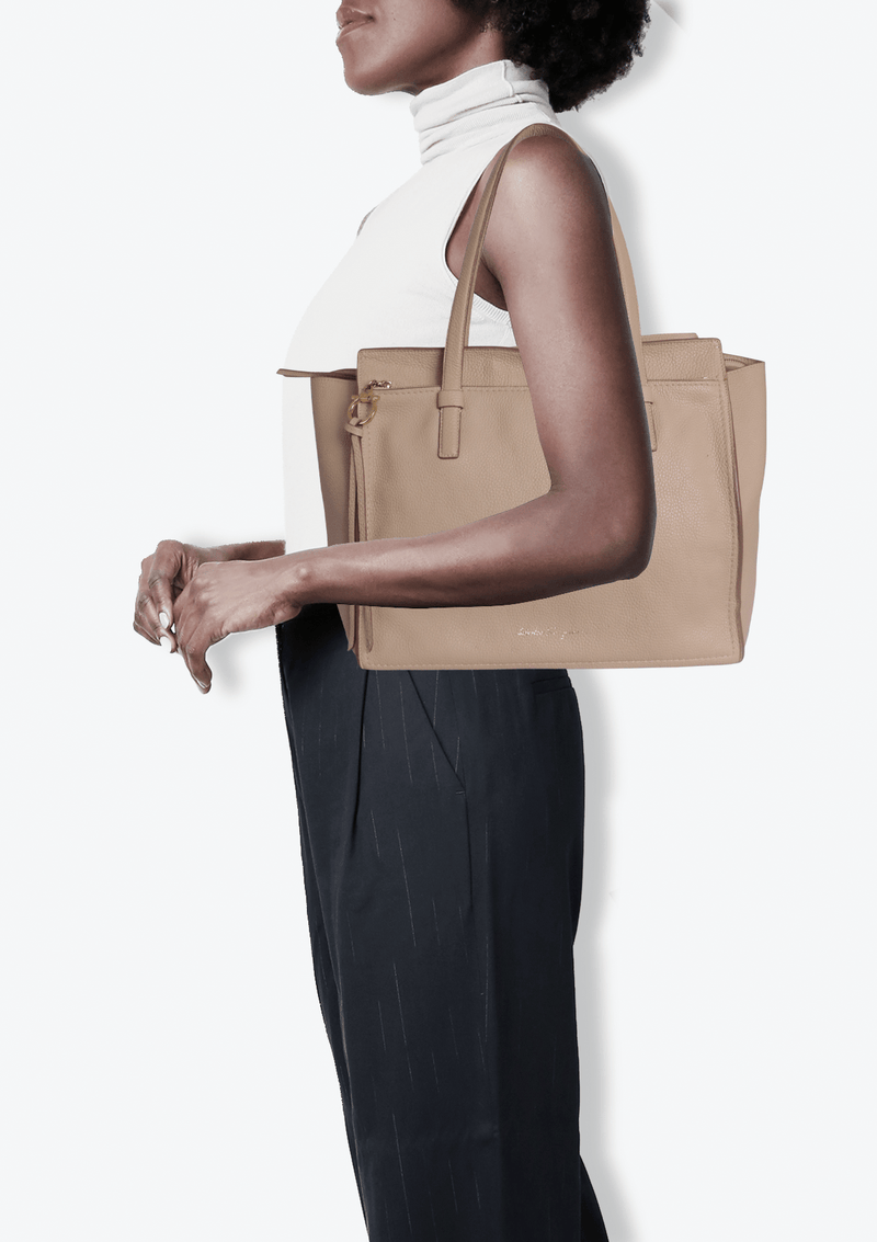 MEDIUM AMY TOTE