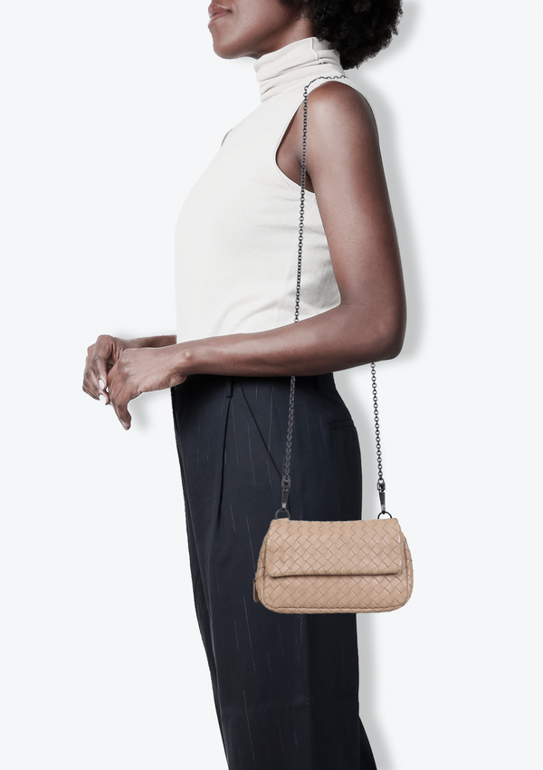 INTRECCIATO EXPANDABLE CHAIN CROSSBODY BAG