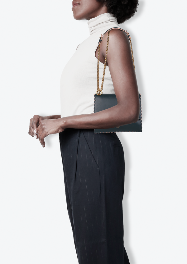 SCALLOPED SMALL KAN I BAG