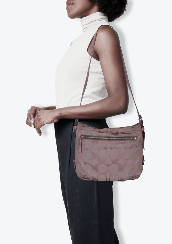 DUFFLE SIGNATURE MESSENGER BAG