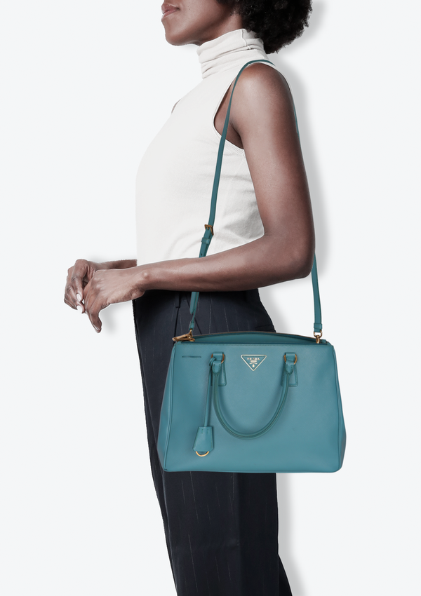 SAFFIANO LUX DOUBLE ZIP GALLERIA
