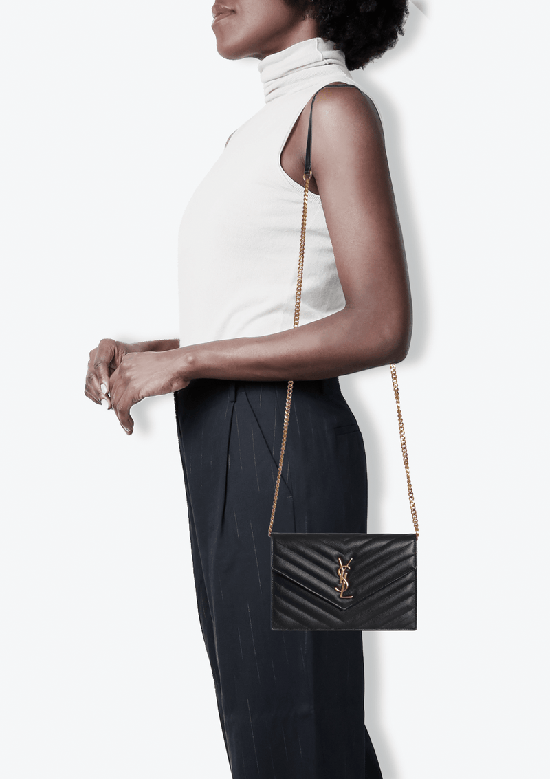 CASSANDRE ENVELOPE MATELASSÉ CHAIN WALLET