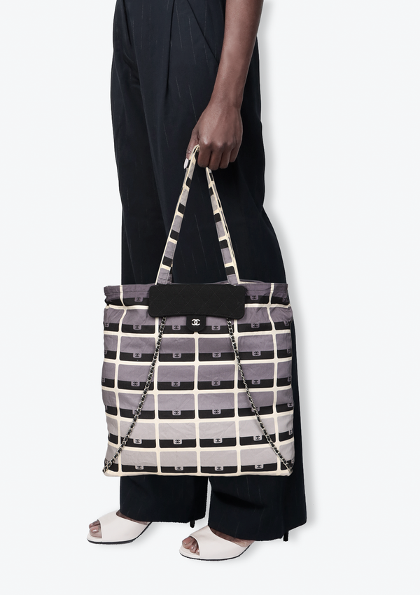 JERSEY AND GRAPHIC PRINT FOLDABLE TOTE
