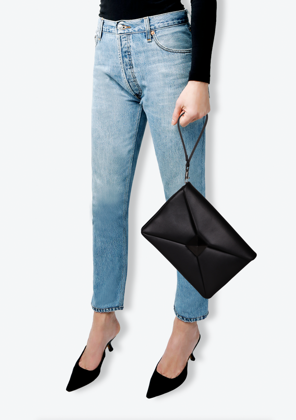 ONE STUD CLUTCH