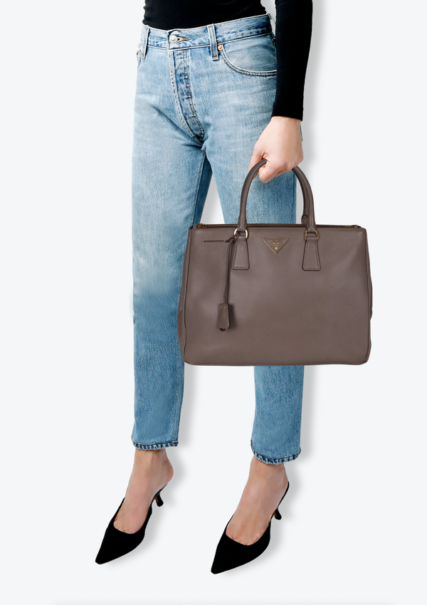 LARGE SAFFIANO LUX DOUBLE ZIP GALLERIA