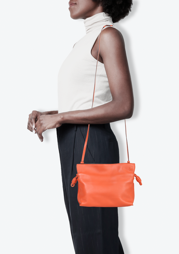 MINI FLAMENCO KNOT CLUTCH