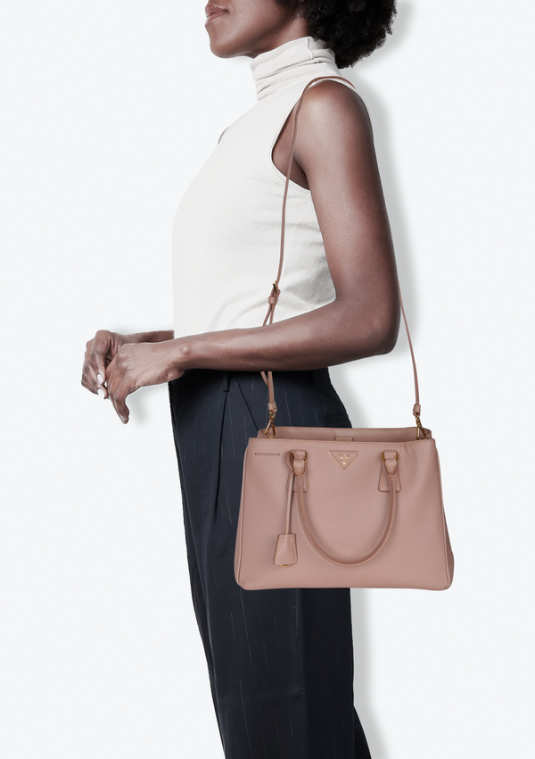 MEDIUM SAFFIANO LUX GALLERIA TOTE