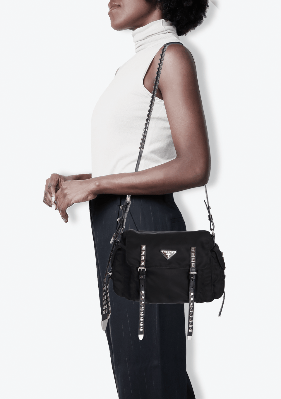 BOLSA PRADA NEW VELA STUDDED MESSENGER BAG PRETO ORIGINAL – Gringa