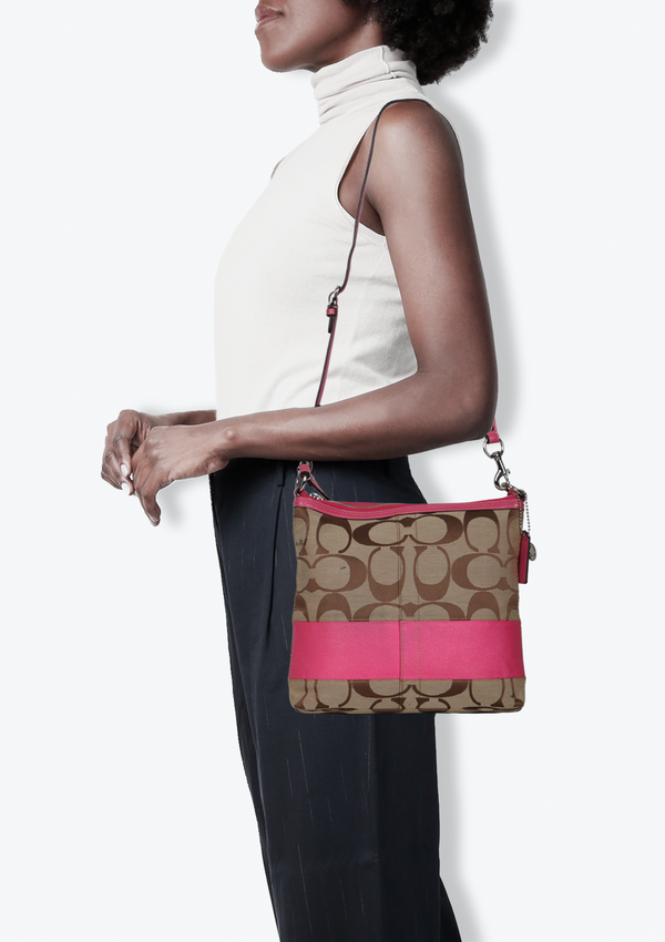 SIGNATURE HOBO BAG