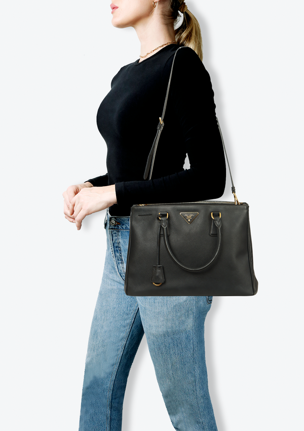 SAFFIANO LUX DOUBLE ZIP GALLERIA