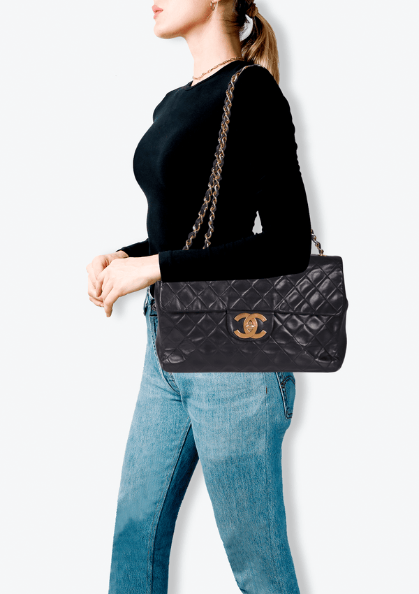 VINTAGE MAXI CLASSIC FLAP BAG