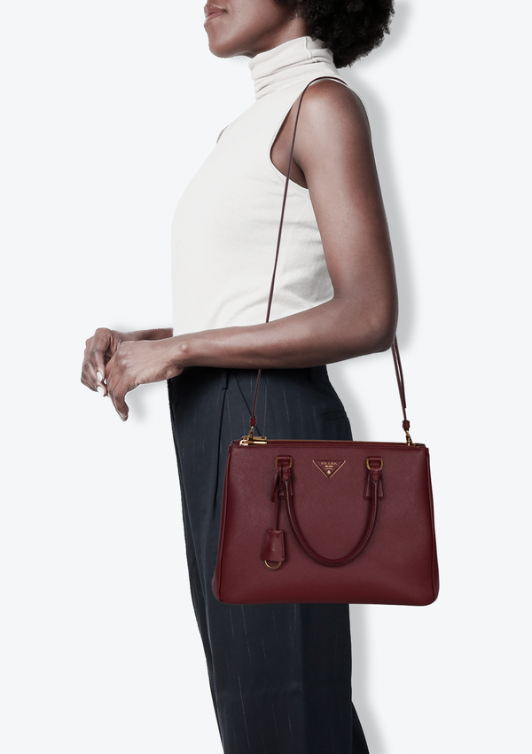 MEDIUM SAFFIANO LUX DOUBLE ZIP GALLERIA