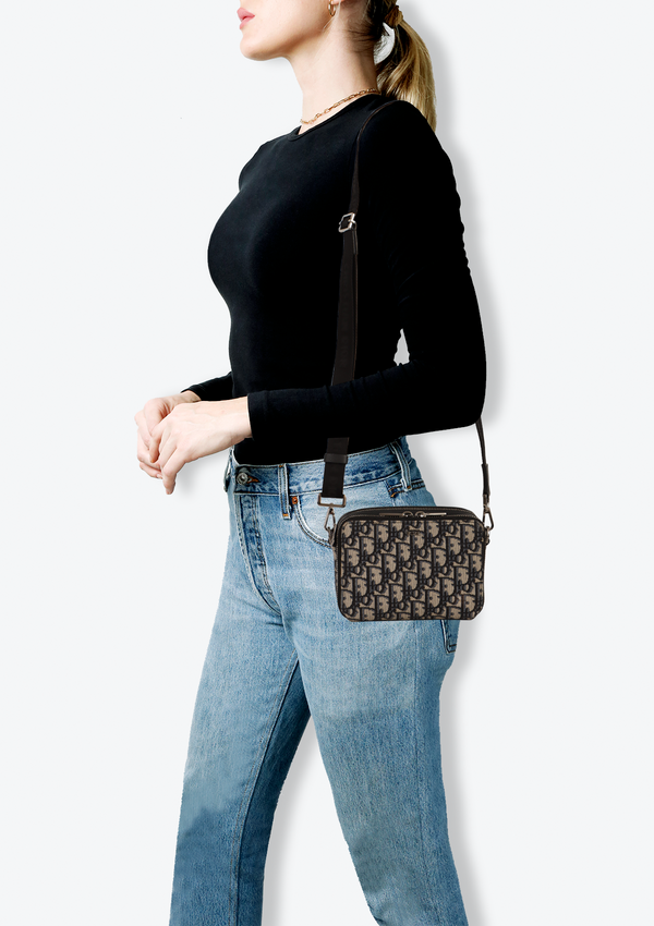 OBLIQUE ZIPPED POUCH W/ STRAP