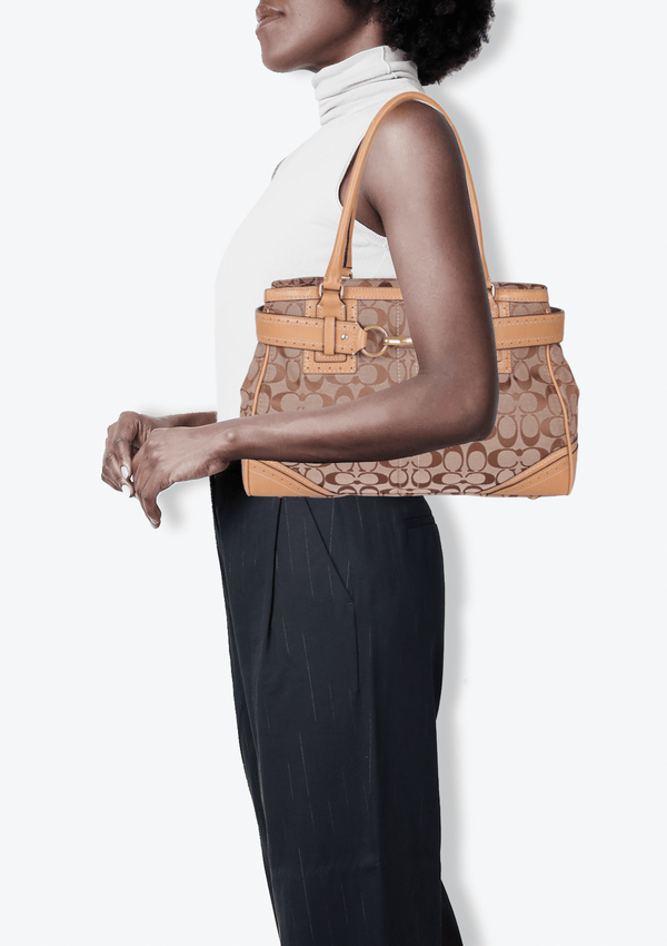 SIGNATURE HAMPTON HANDLE BAG