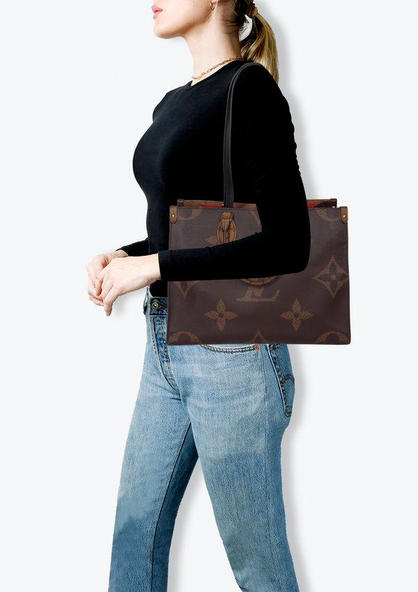 MONOGRAM GIANT REVERSE ONTHEGO MM