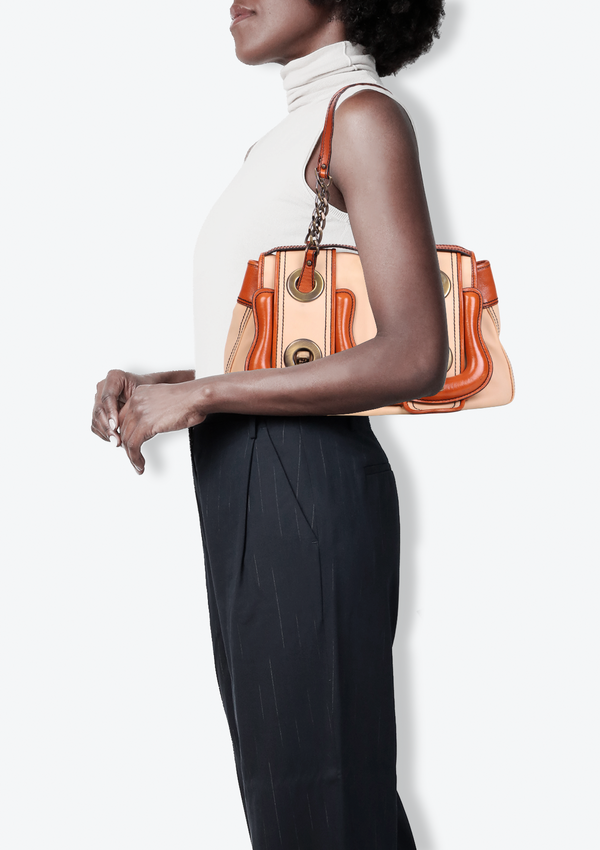 VINTAGE LEATHER B BAG
