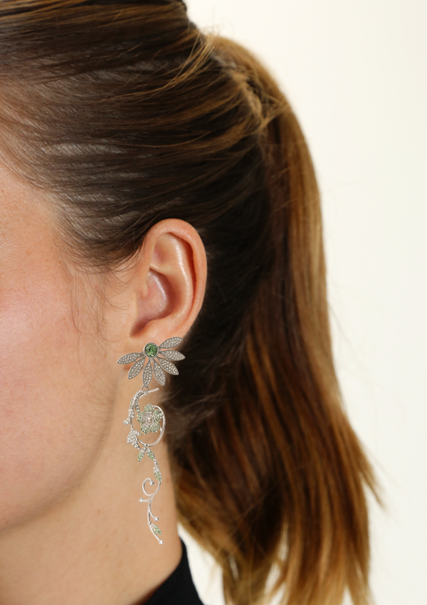 CRYSTAL DAISY DROP EARRINGS