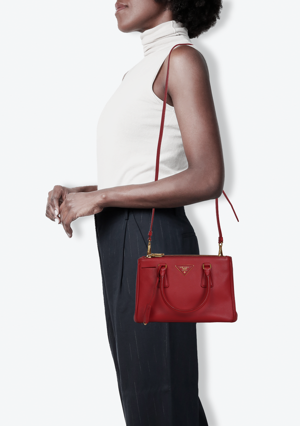 SMALL SAFFIANO LUX DOUBLE ZIP GALLERIA