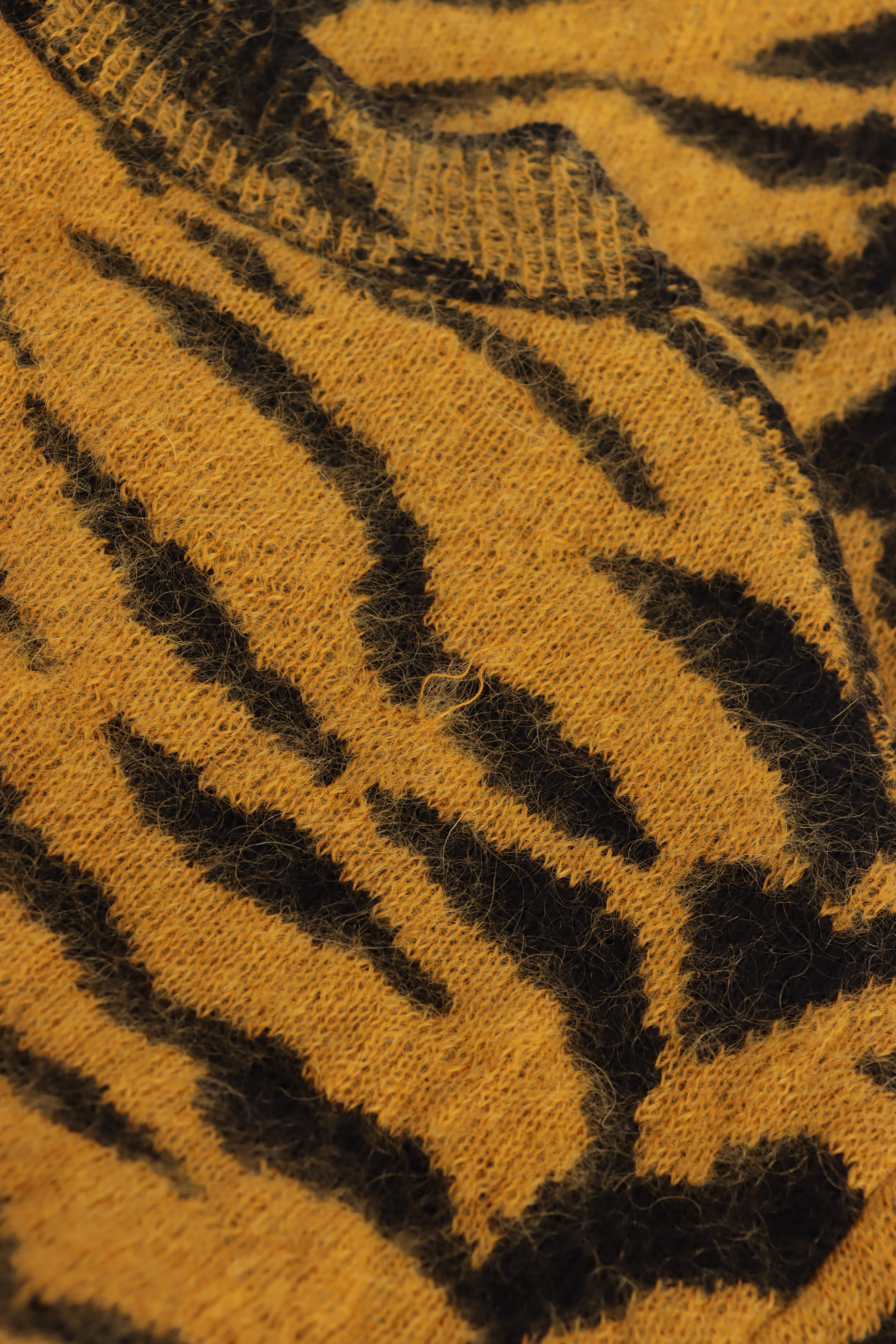 ANIMAL PRINT SWEATER GG