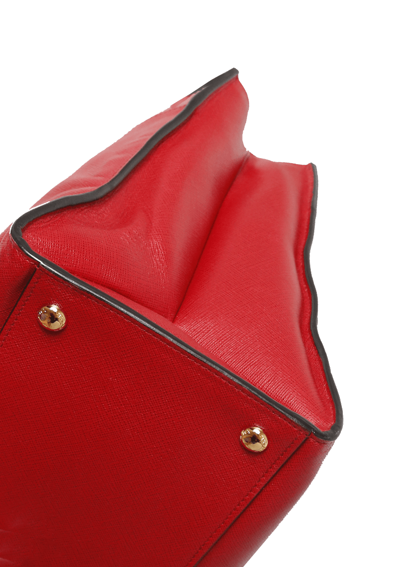 SAFFIANO SOFT TRIPLE POCKET