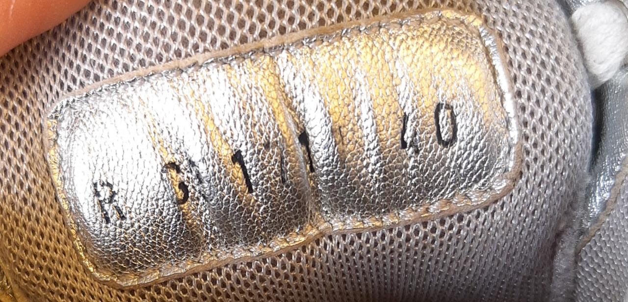 TÊNIS FEMININO CHANEL CC INTERLOCKING SNEAKERS 38 PRATEADO