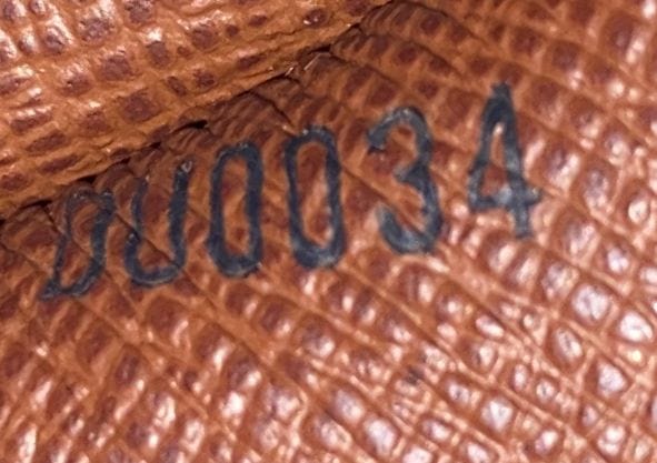 MONOGRAM PAPILLON 26