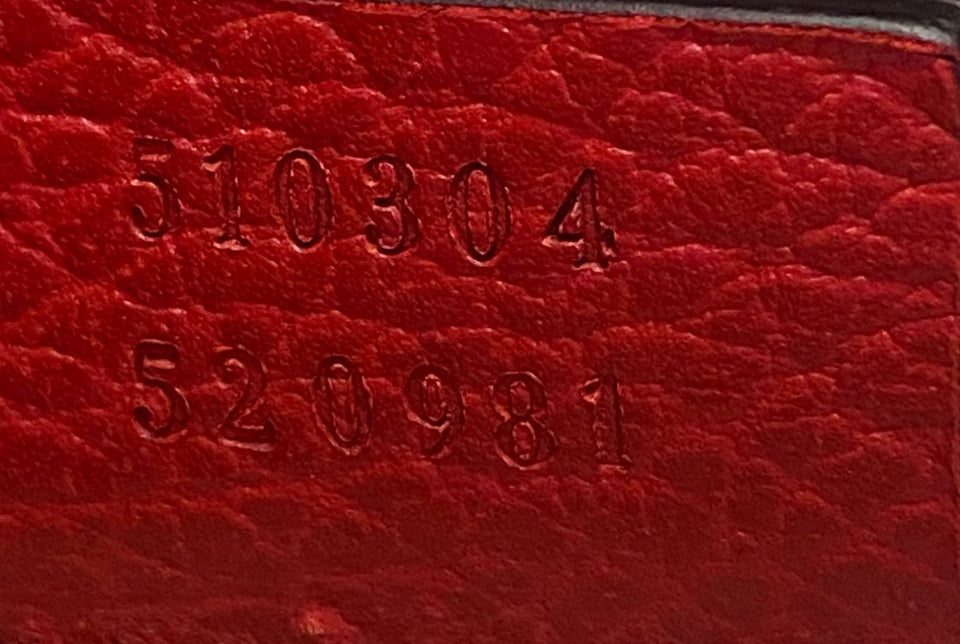 SMALL INTERLOCKING G DOLLAR