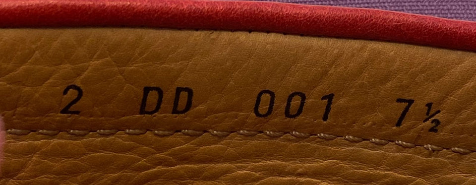 LEATHER LOAFERS 39