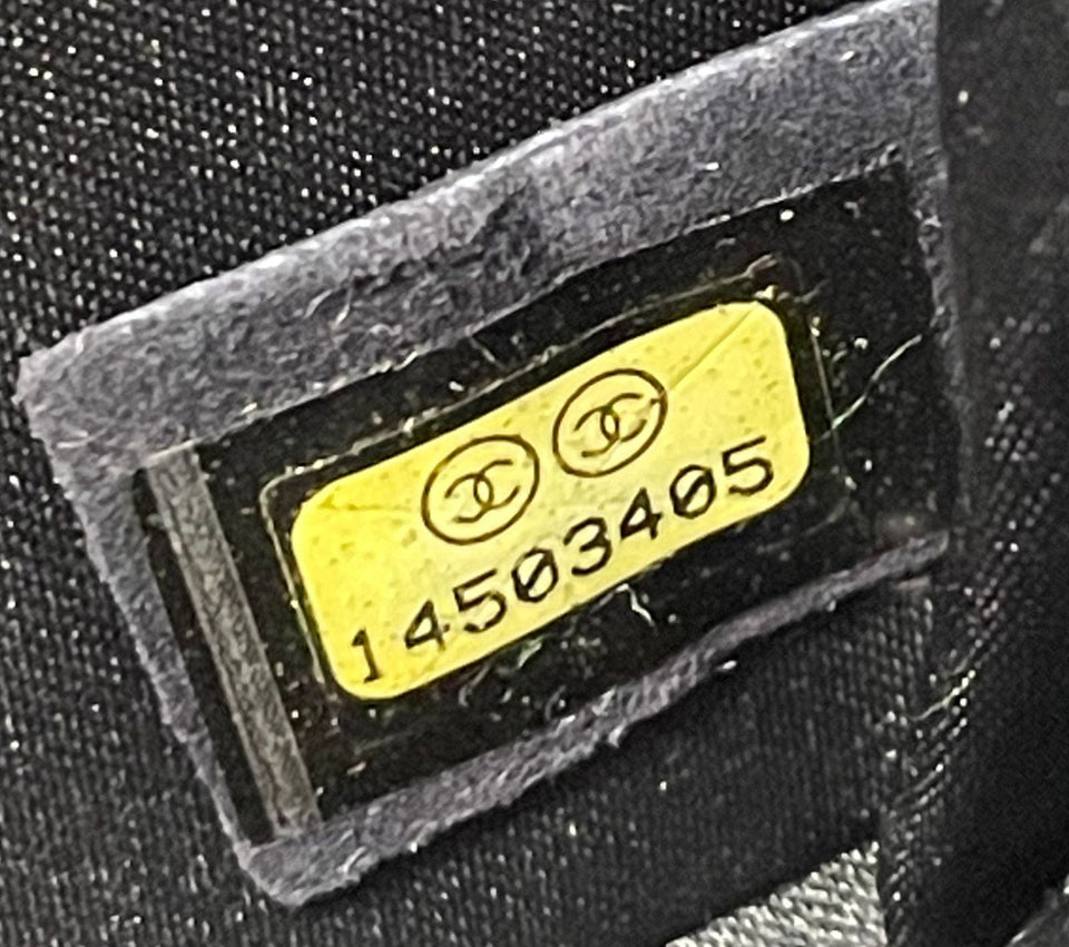 CC ULTIMATE STITCH WALLET ON CHAIN