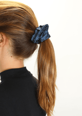 SILK SCRUNCHIE