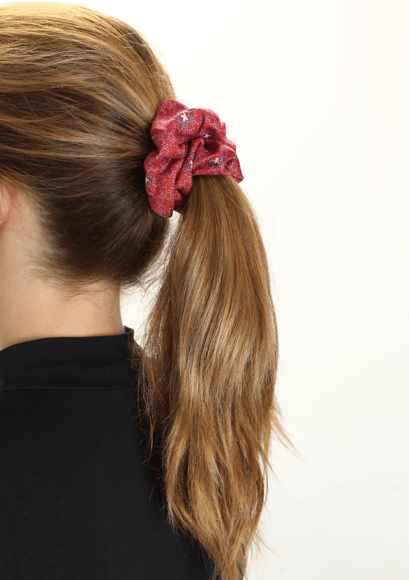 SILK SCRUNCHIE