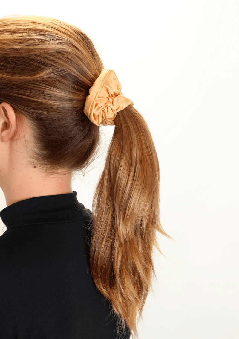 SILK SCRUNCHIE