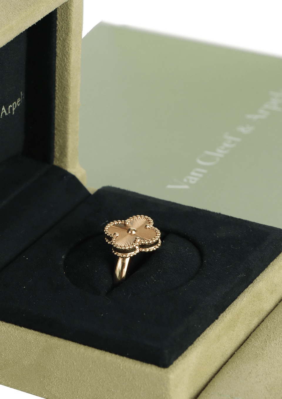GUILLOCHE VINTAGE ALHAMBRA 18K RING