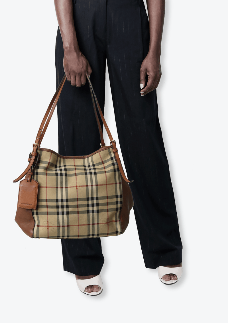 Burberry horseferry check shop