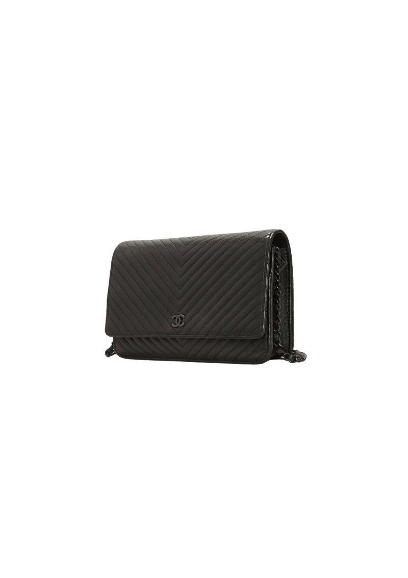 CLASSIC CHEVRON WALLET ON CHAIN