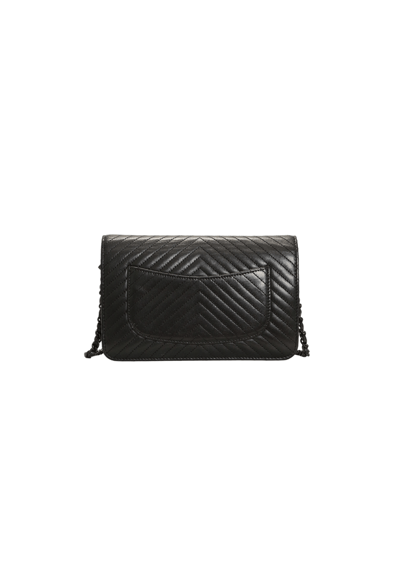 CLASSIC CHEVRON WALLET ON CHAIN