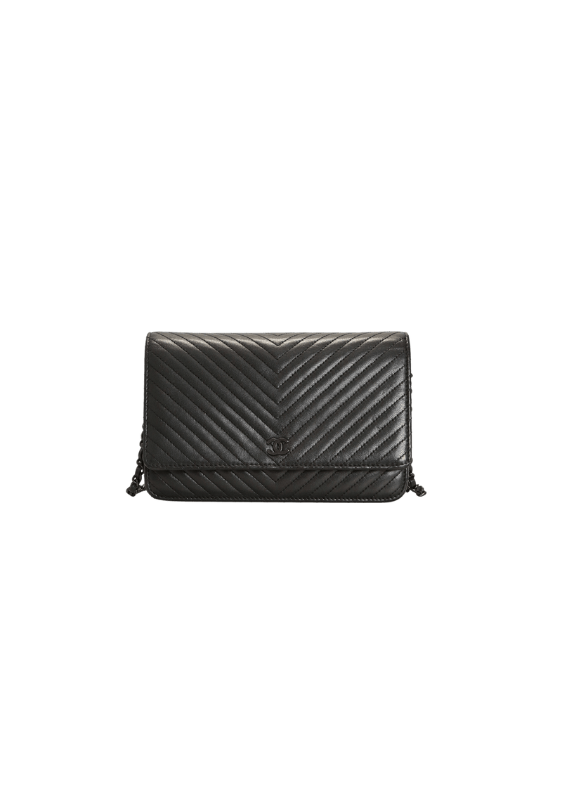 CLASSIC CHEVRON WALLET ON CHAIN