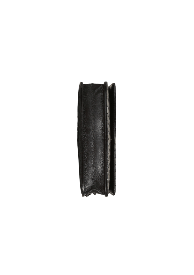 CLASSIC CHEVRON WALLET ON CHAIN