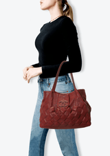 SLOANE SQUARE 3D QUILTED TOTE