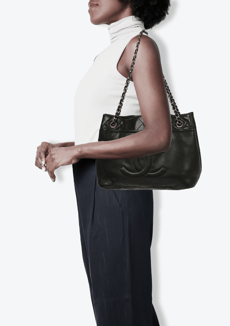 TIMELESS CC QUILTED HOBO