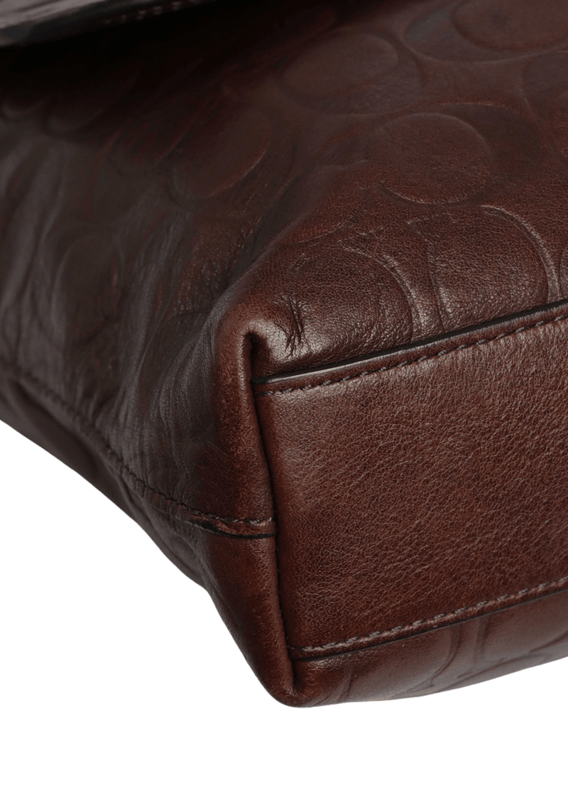 SIGNATURE MESSENGER BAG