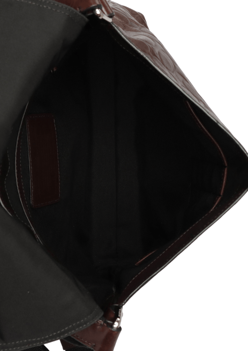 SIGNATURE MESSENGER BAG