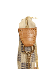 PORTA MOEDAS LOUIS VUITTON DAMIER AZUR POCHETTE CLÉS BRANCO ORIGINAL –  Gringa