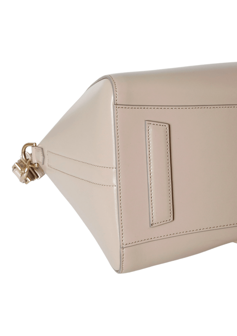 MEDIUM ANTIGONA BAG